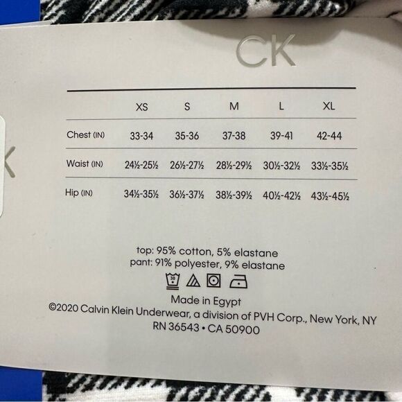 CALVIN KLEIN SOFT STRETCH GINGHAM LONG SLEEVE CREWNECK TOP AND PANT PJ SET LARGE - Picture 5 of 6